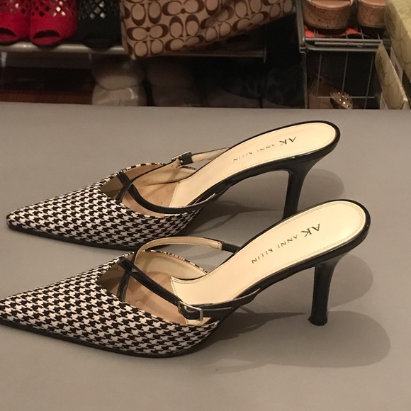 AK Anne Klein Houndstooth Mules / Slip On - Picture 2 of 4